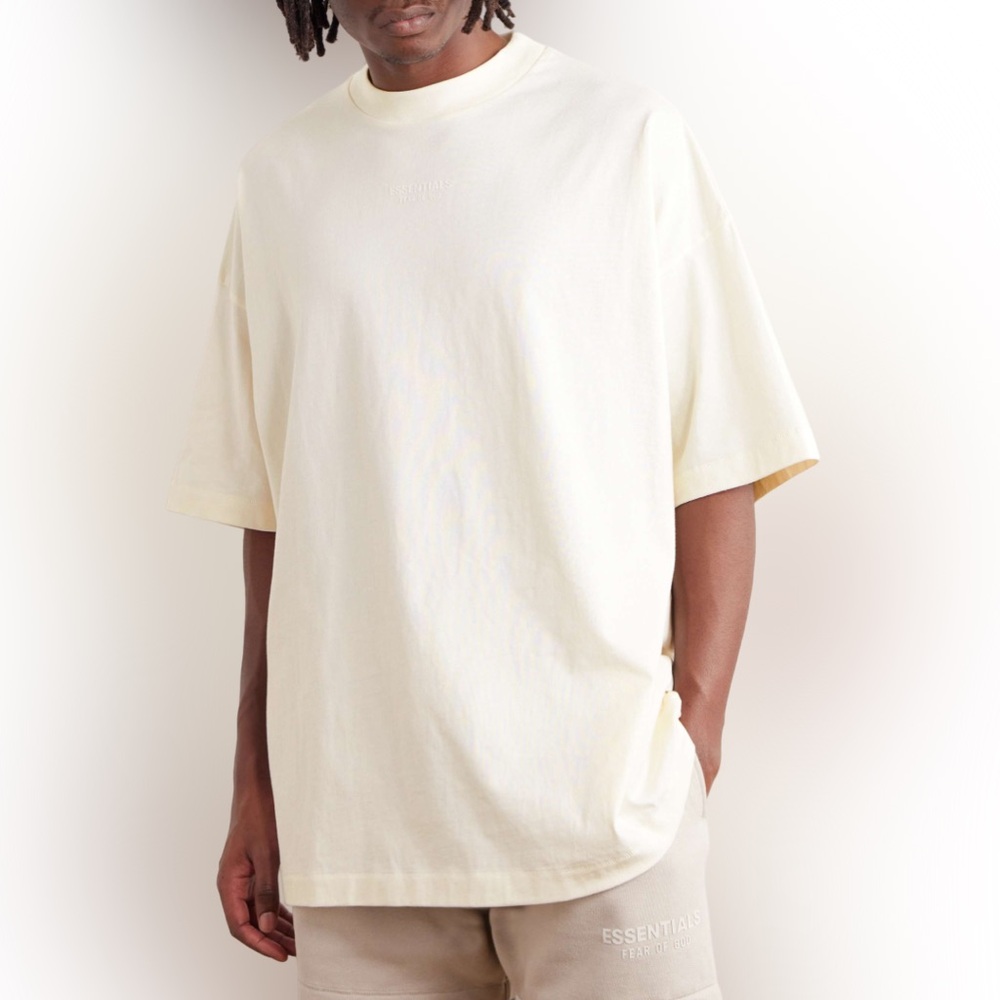 FEAR OF GOD ESSENTIALS
Logo Oversize T-Shirt Off-white